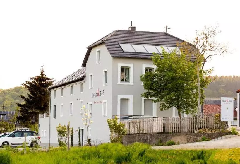 Hotelli Haus & Hof Guest House
