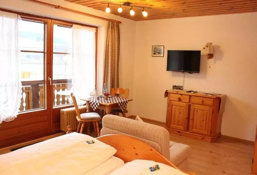 Hotelli Landgasthof Zum Schützen