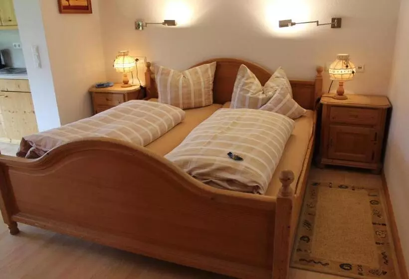 Hotelli Landgasthof Zum Schützen