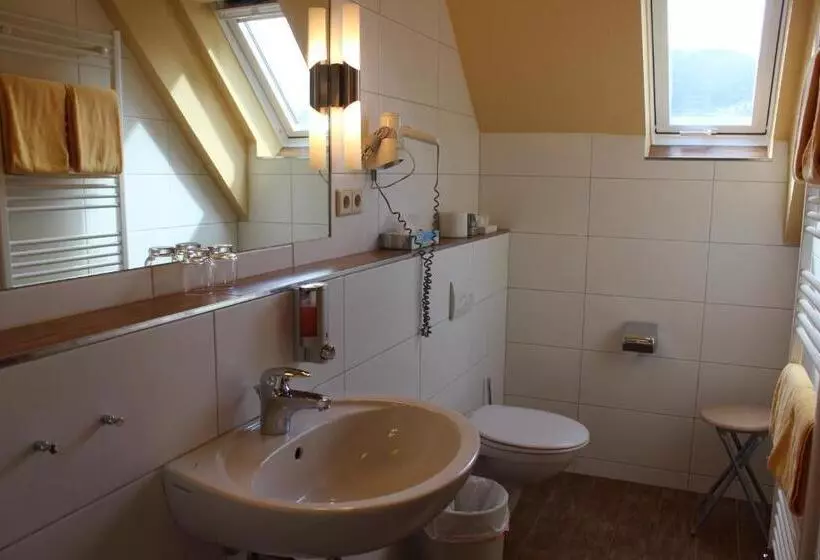 Hotelli Landgasthof Zum Schützen