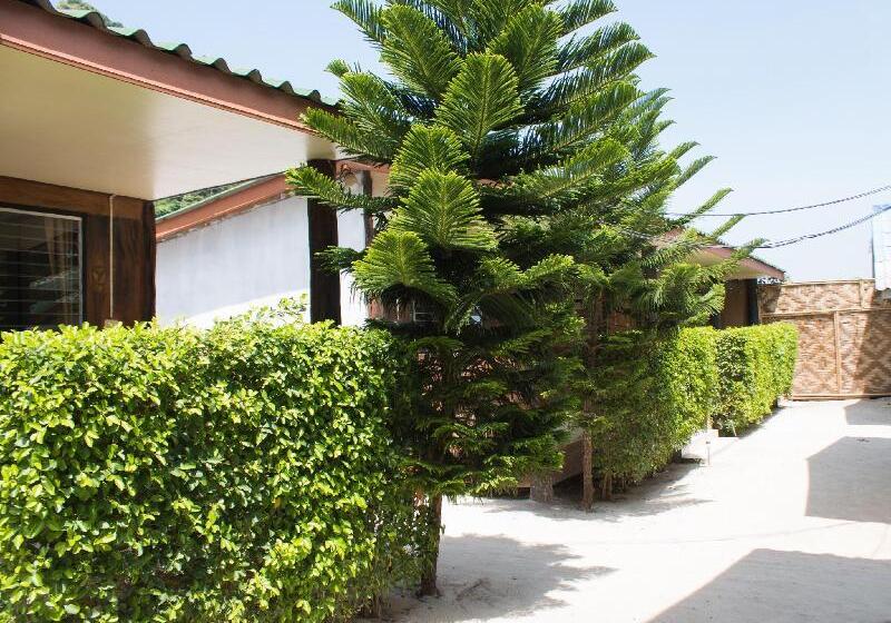 בית מלון כפרי Phi Phi Nice Beach Resort