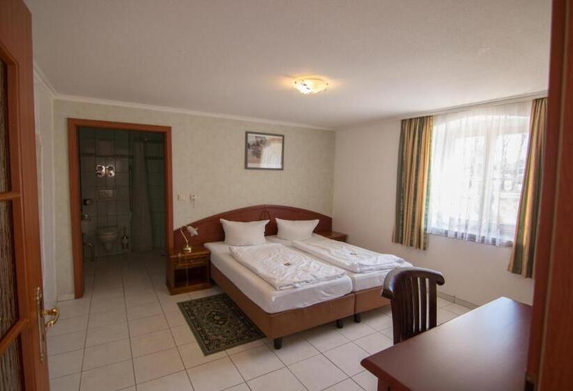 Отель Schloss Zehdenick