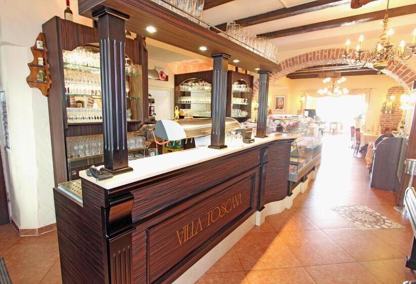 فندق Villa Toscana