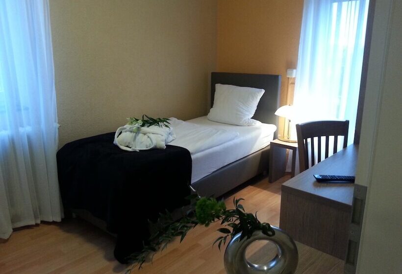 فندق Zum Berggarten