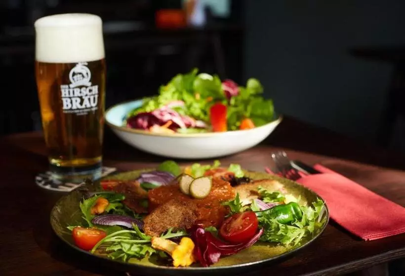 Hotelli Zum Goldenen Hirsch