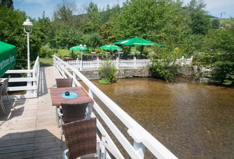 ホテル Gasthaus Zum Löwen   Restaurant Akropolis