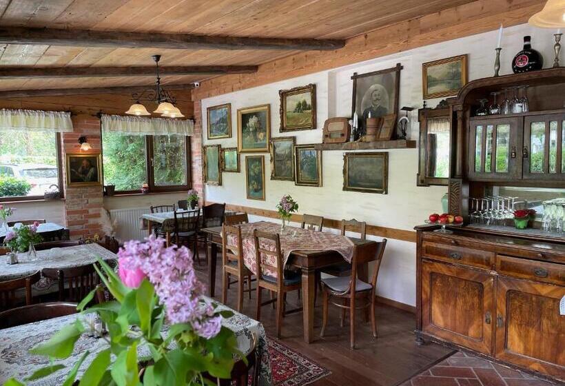 مبيت وإفطار Castrum Camping & Pension