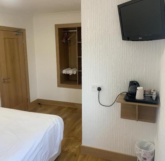 Hughie Mickey Dan S B&b