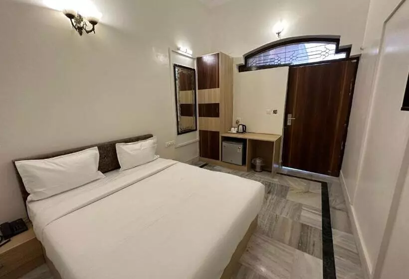 پانسیون The Orchard House   A Boutique