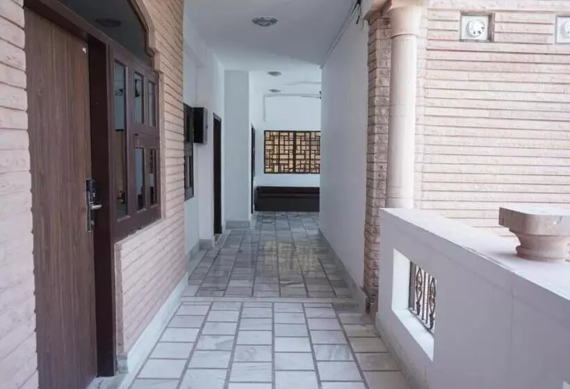 پانسیون The Orchard House   A Boutique