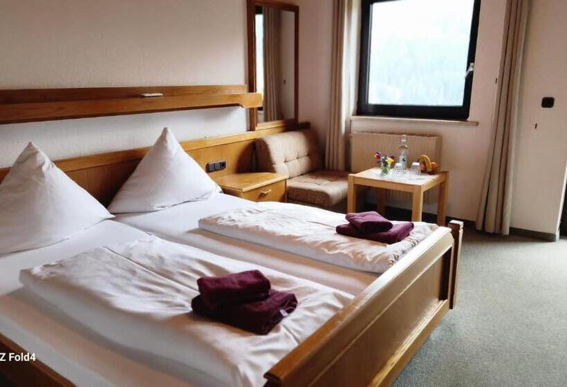 Vandrarhem Gasthof Starzelhaus