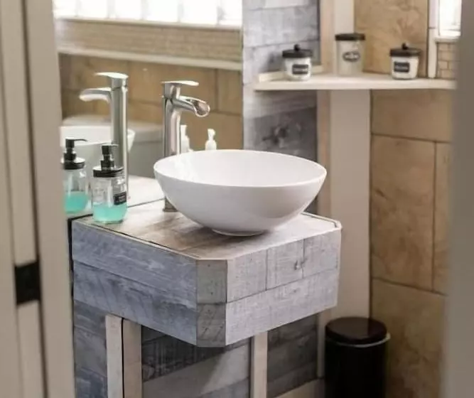 Aamiaismajoitus (B&B) Depot Village