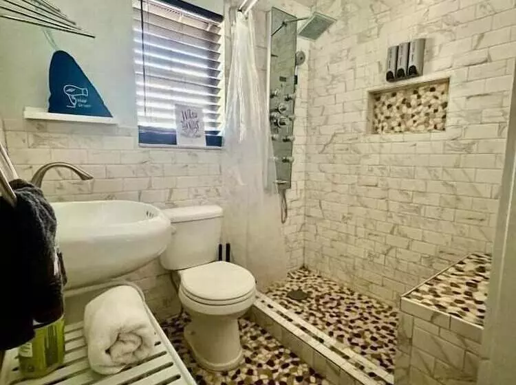 Aamiaismajoitus (B&B) Depot Village