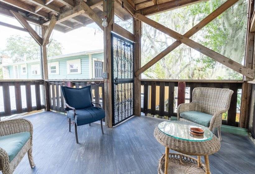 مبيت وإفطار Depot Village