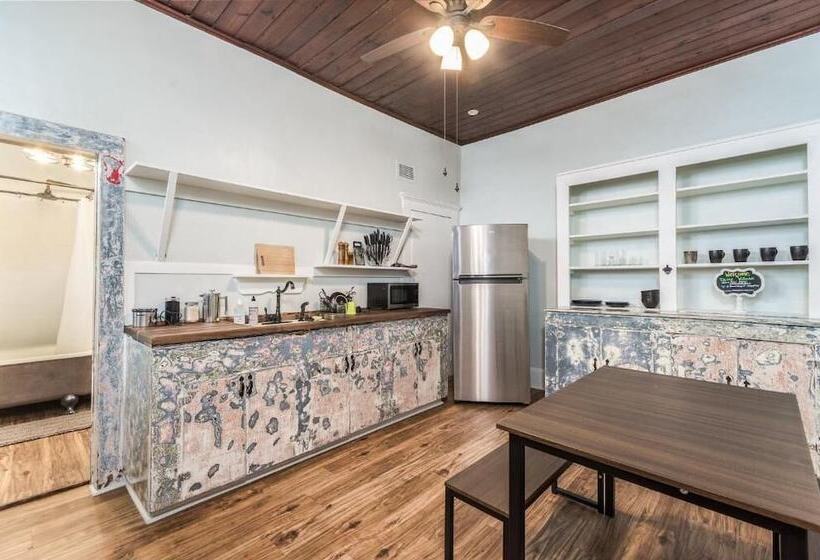 مبيت وإفطار Depot Village