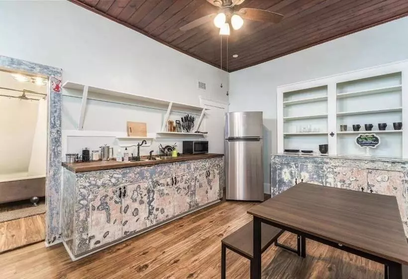 Aamiaismajoitus (B&B) Depot Village