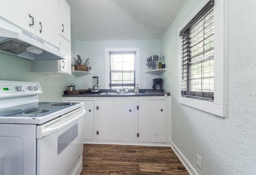 مبيت وإفطار Depot Village