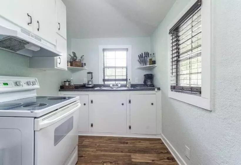 Aamiaismajoitus (B&B) Depot Village