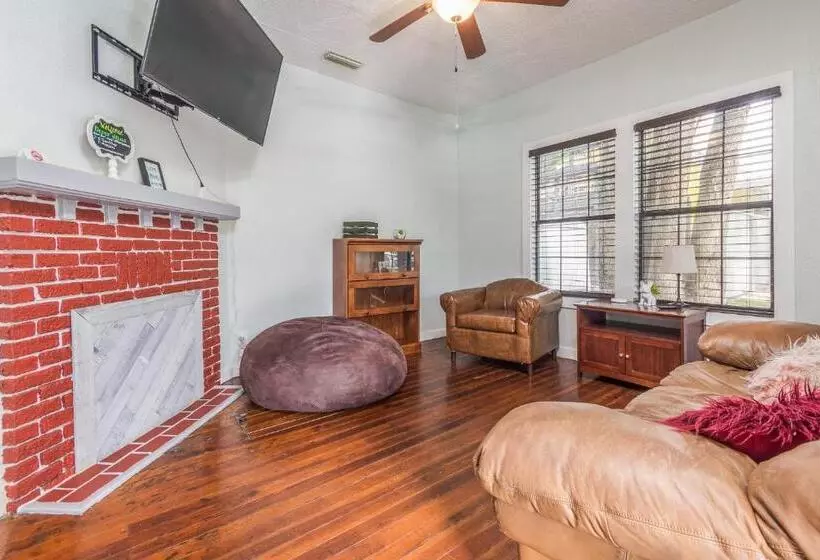 Aamiaismajoitus (B&B) Depot Village