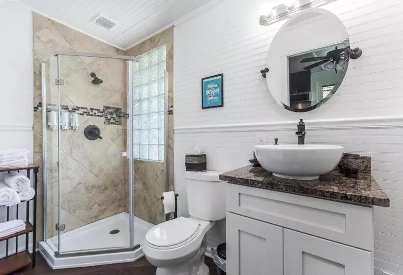 Aamiaismajoitus (B&B) Depot Village