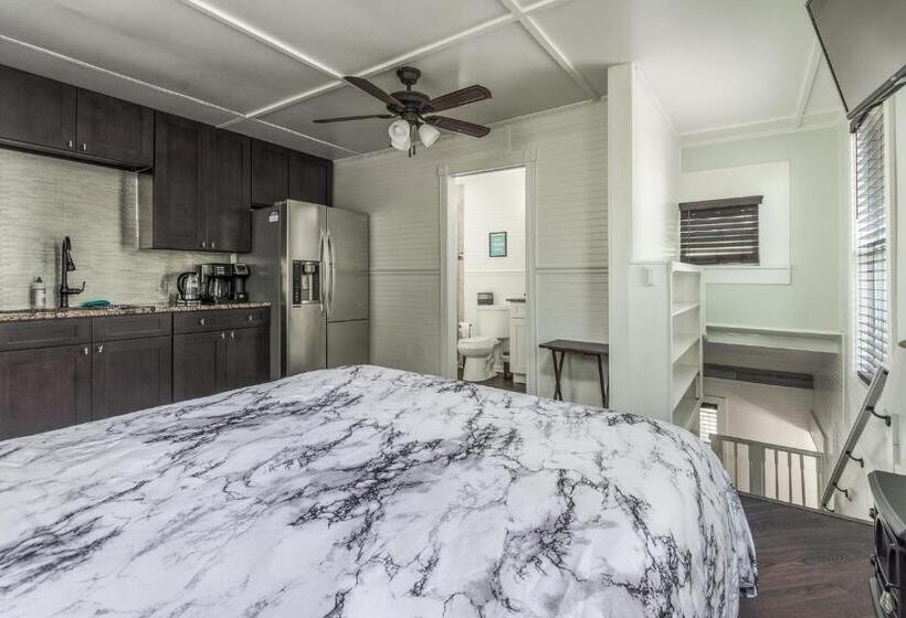 مبيت وإفطار Depot Village