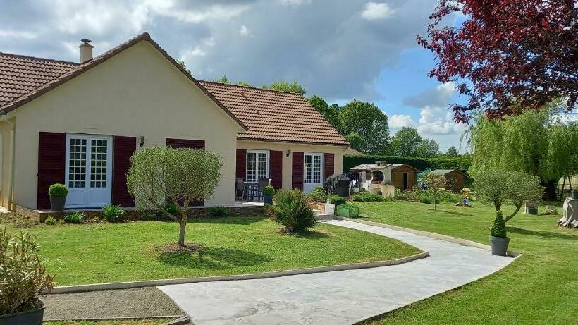 مبيت وإفطار M. Théodore