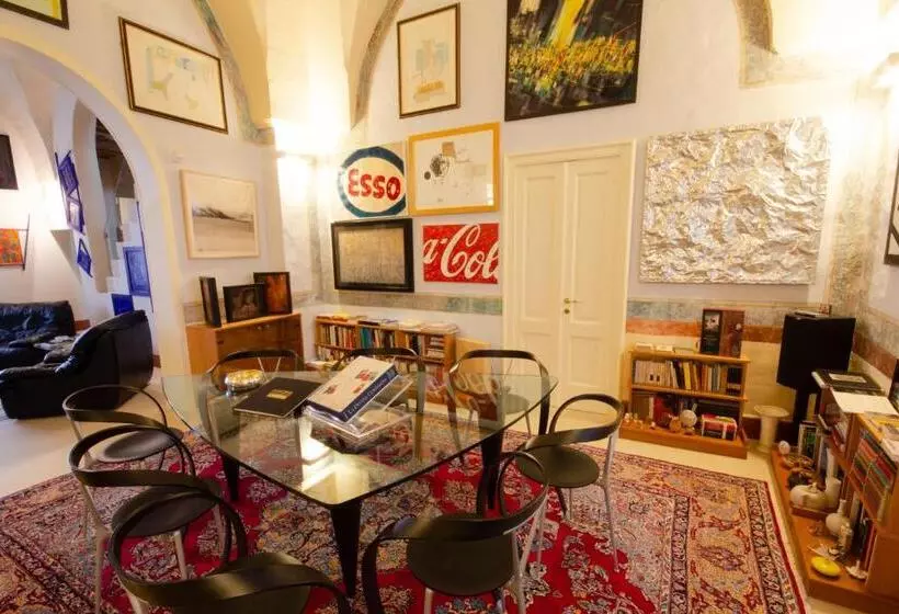 Aamiaismajoitus (B&B) Palazzo Raho Art Museum