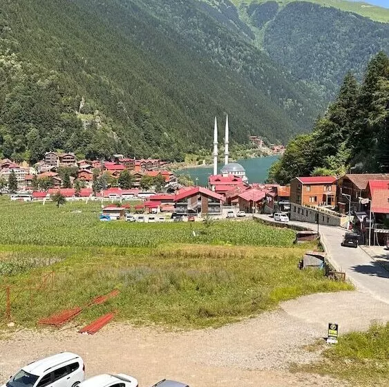 Hotelli Paradi̇se Lake