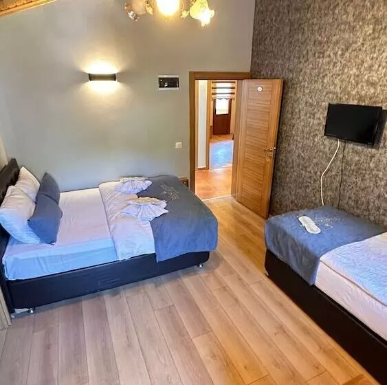 Hotelli Paradi̇se Lake