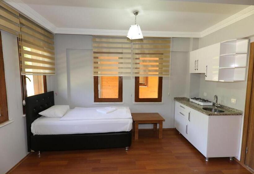 هتل Paradi̇se Lake