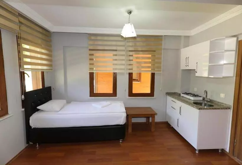 Hotelli Paradi̇se Lake