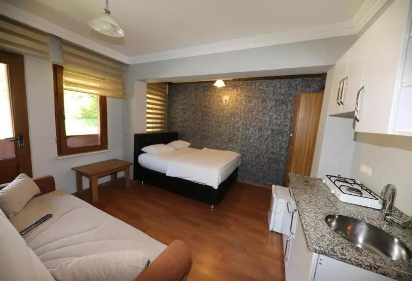 Hotelli Paradi̇se Lake