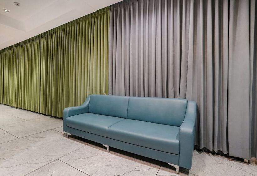 Fabhotel Royal Orbits