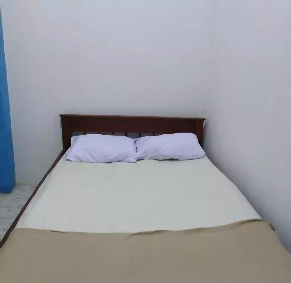 ホテル Gadjah Mada Hall Cafe & Penginapan