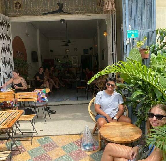 Social Backpacker Hostel & Rooftop Bar