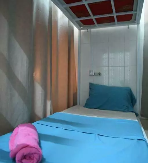 Social Backpacker Hostel & Rooftop Bar