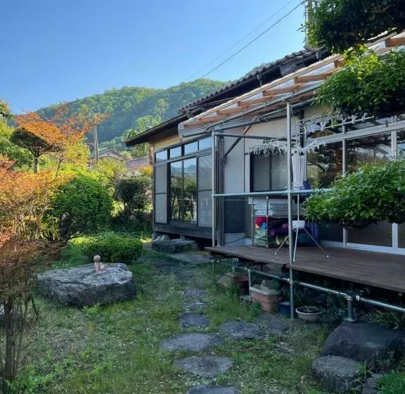 Retkeilymaja Gnarly Owl