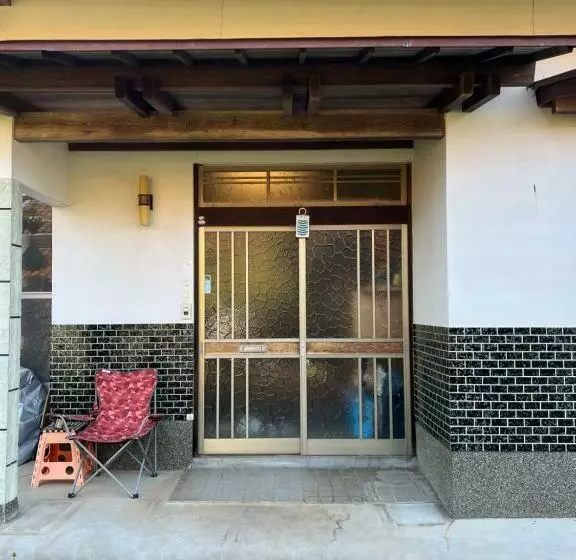 Retkeilymaja Gnarly Owl