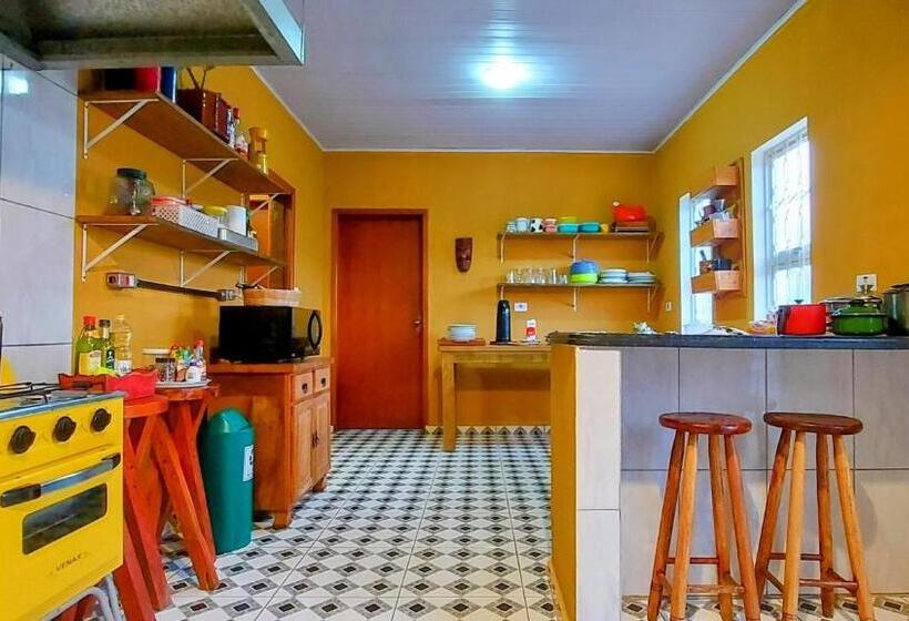 Общежитие Rancho Acácia São Roque