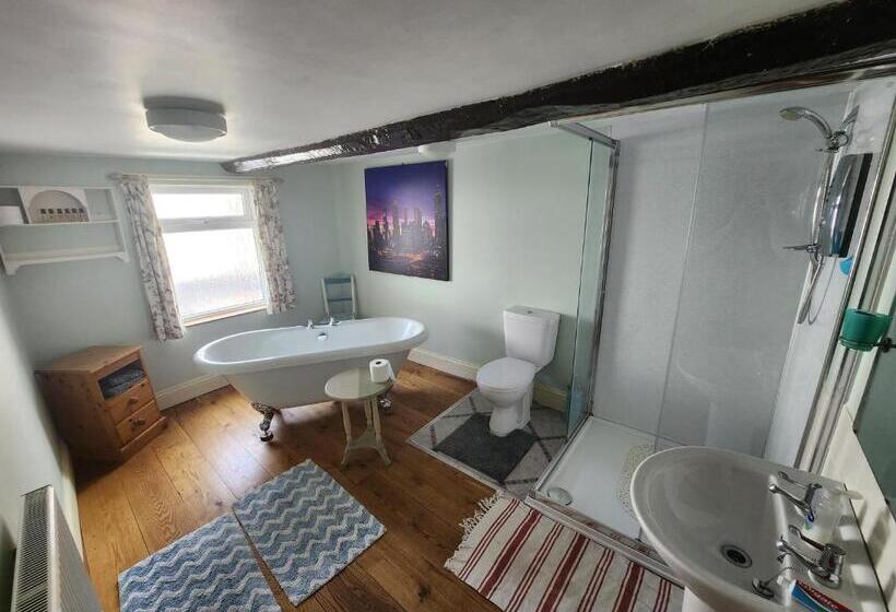 Bed and Breakfast Watsons Ale House