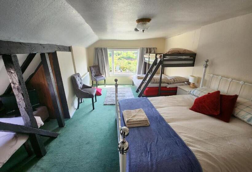 Bed and Breakfast Watsons Ale House