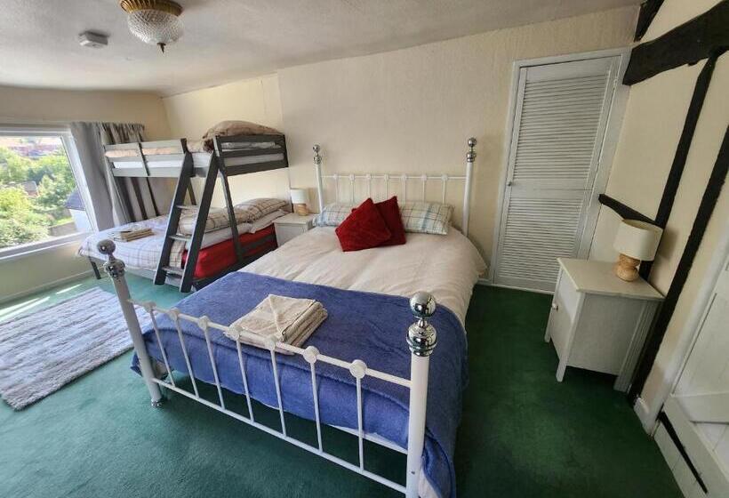 Bed and Breakfast Watsons Ale House