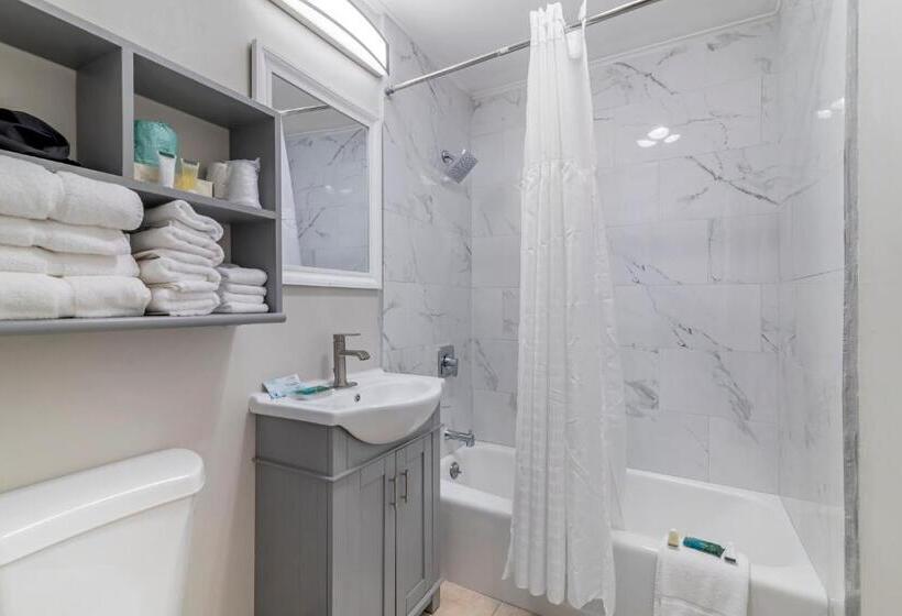 酒店 Downtown Dover Inn