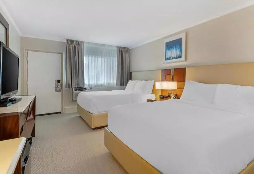 Hotelli Downtown Dover Inn