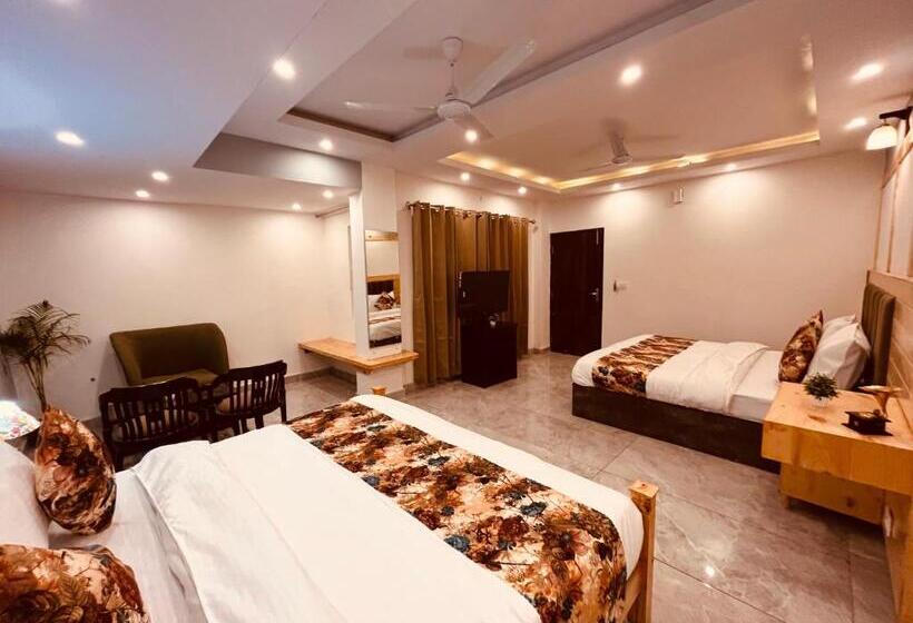 Hotel Pinerock Resort, Mussoorie ! Luxury Rooms ! Mountain View ! Open Terrace ! Cafe