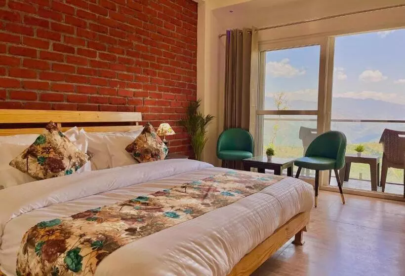 Hotelli Pinerock Resort, Mussoorie ! Luxury Rooms ! Mountain View ! Open Terrace ! Cafe