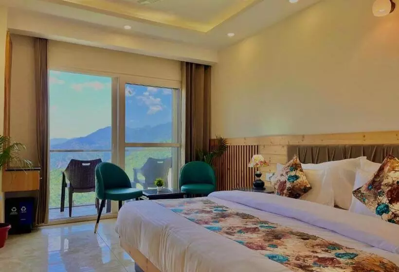 Hotelli Pinerock Resort, Mussoorie ! Luxury Rooms ! Mountain View ! Open Terrace ! Cafe