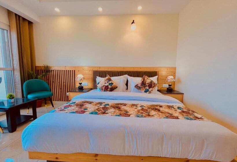 Hotel Pinerock Resort, Mussoorie ! Luxury Rooms ! Mountain View ! Open Terrace ! Cafe