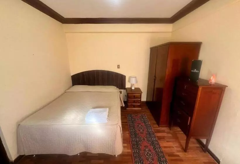 پانسیون Culta Hostel & Cultural Center