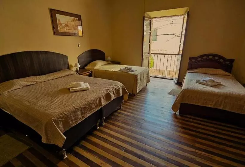 پانسیون Culta Hostel & Cultural Center